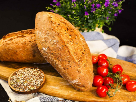 Pâine artizanală intermediară cu semințe