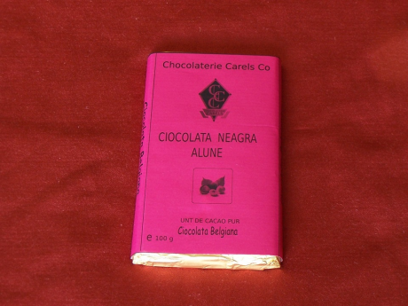 Tableta Ciocolată Neagră cu Alune de pădure