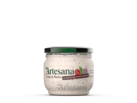 Artesana - Cremă de brânză din lapte de vacă cu roșii uscate, usturoi și busuioc