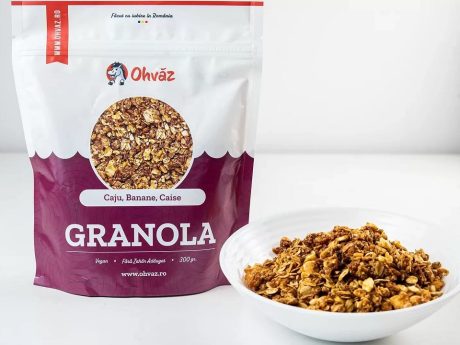 Granola cu Caju, Banane, Caise