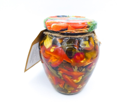 Ardei iute Jalapenos murat cu frunze de țelină